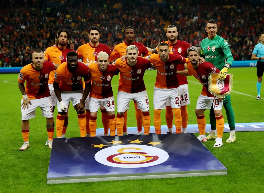 Galatasaray'ın muhteşem geri dönüşünden çok özel resimler: Tribünler şov yaptı 2